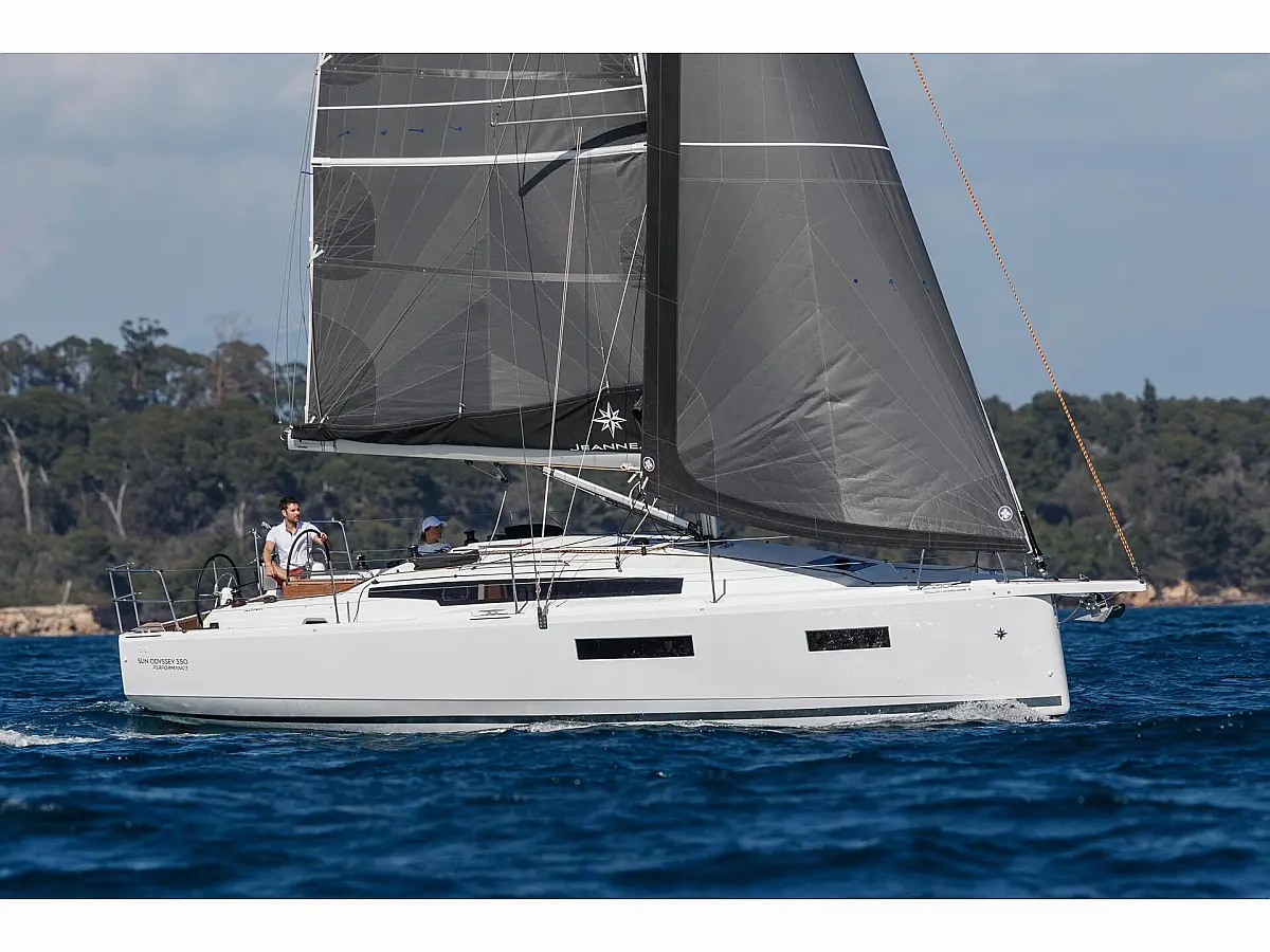 Sun Odyssey 350
