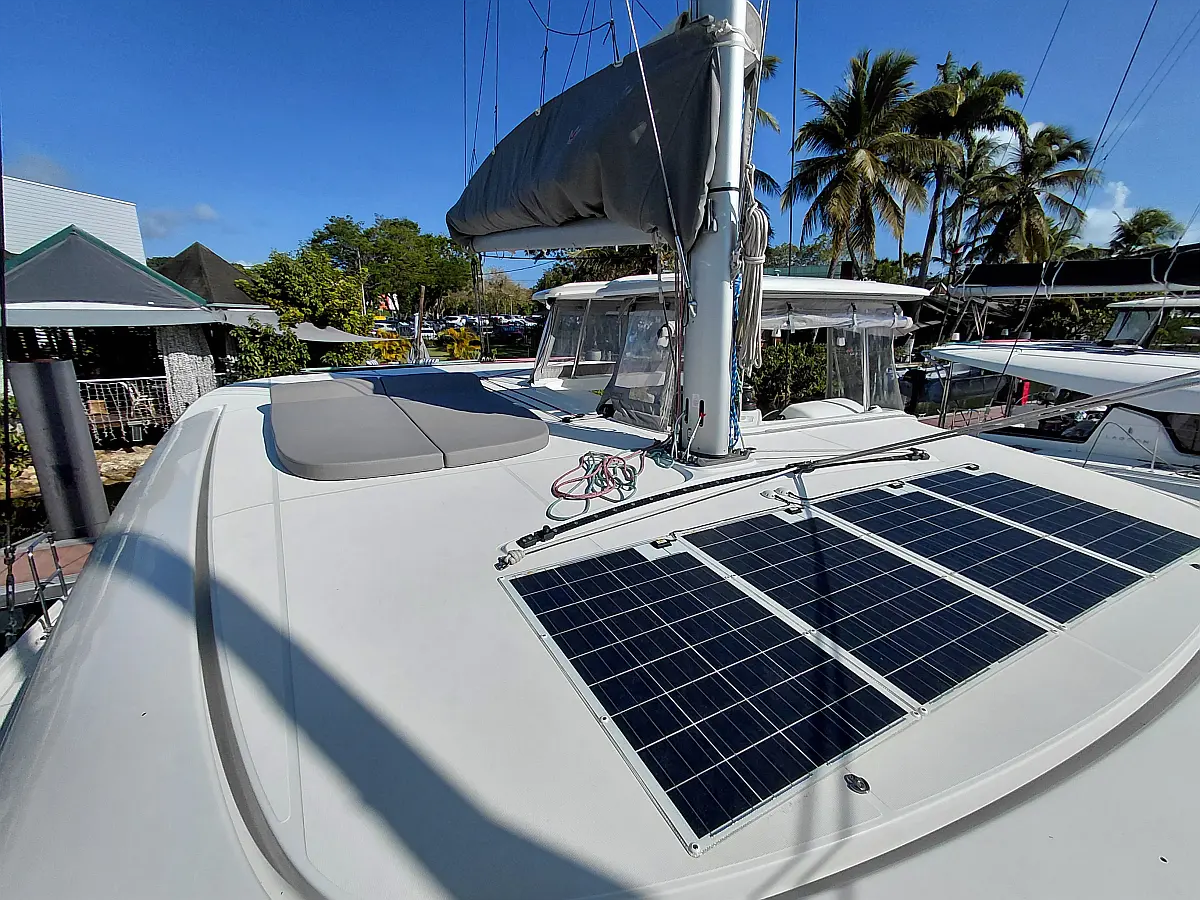 Lagoon 42