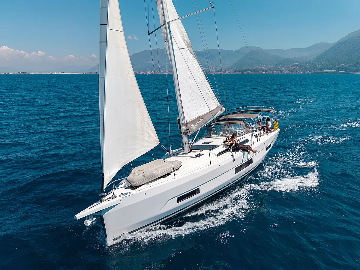 Dufour 470
