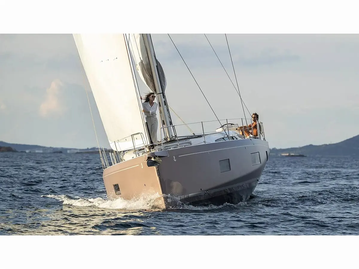 Oceanis 52