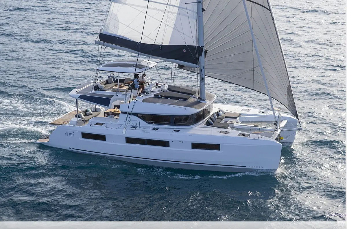 Lagoon 51 - Owner's Version