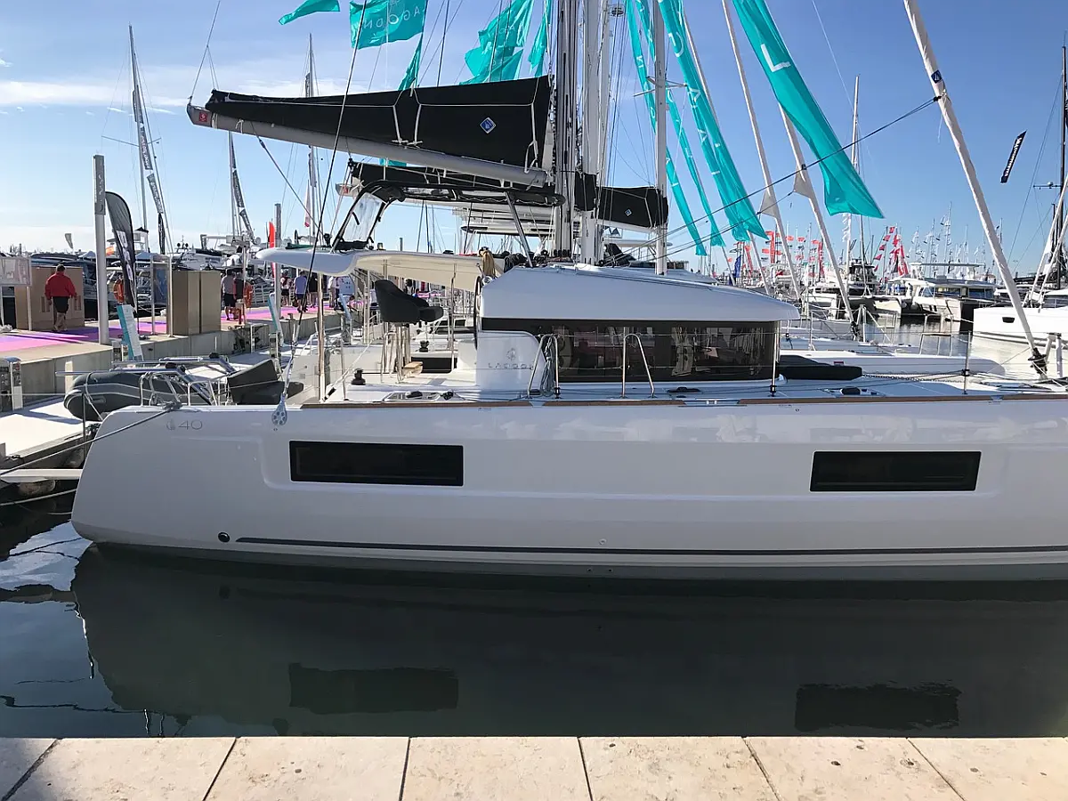 Lagoon 40 (3 cab)