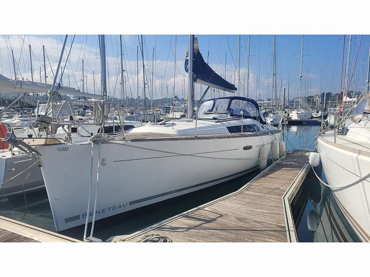 Oceanis 37
