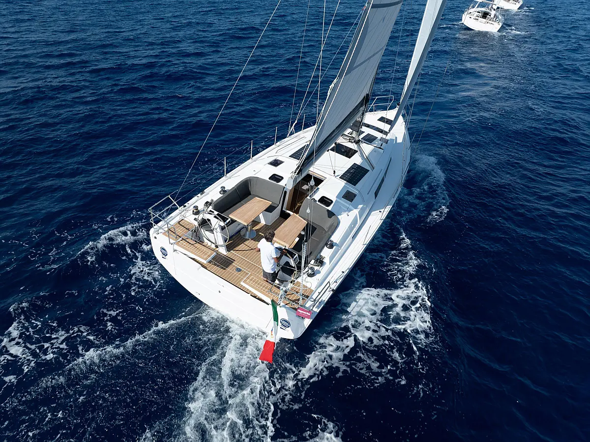 Hanse 410