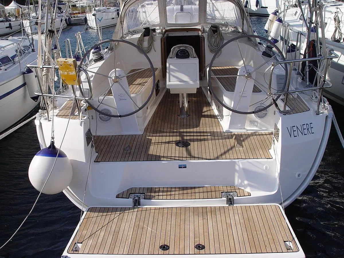 Bavaria Cruiser 37