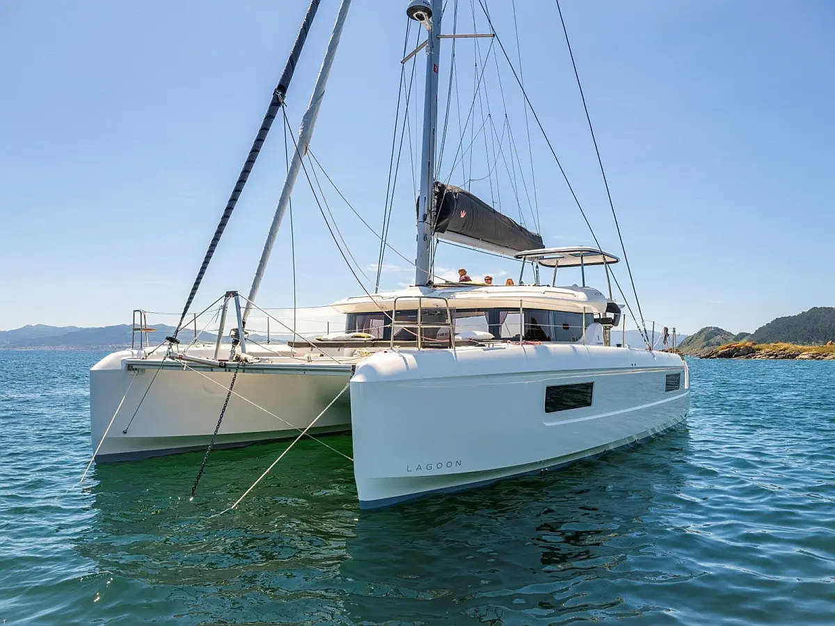 Lagoon 43