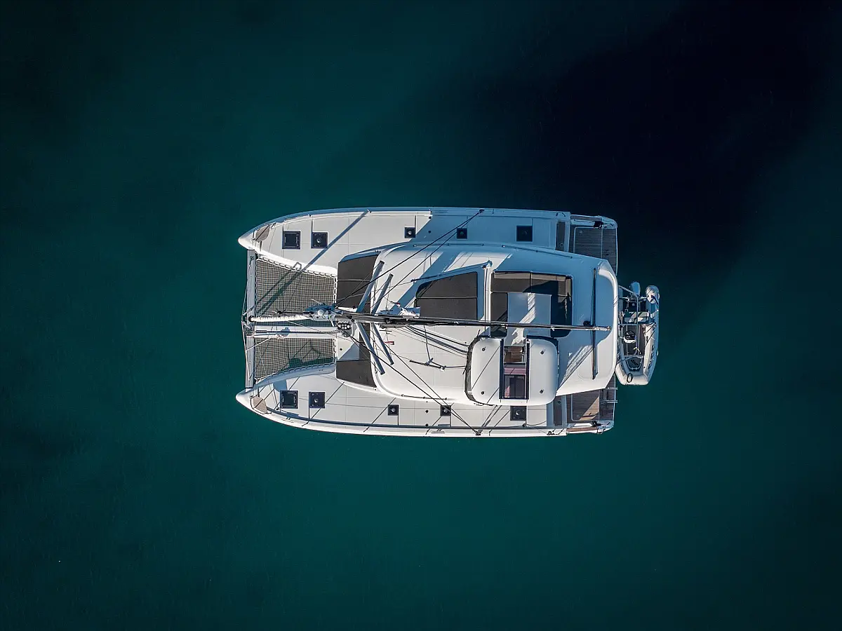 Lagoon 43 Owner's Version