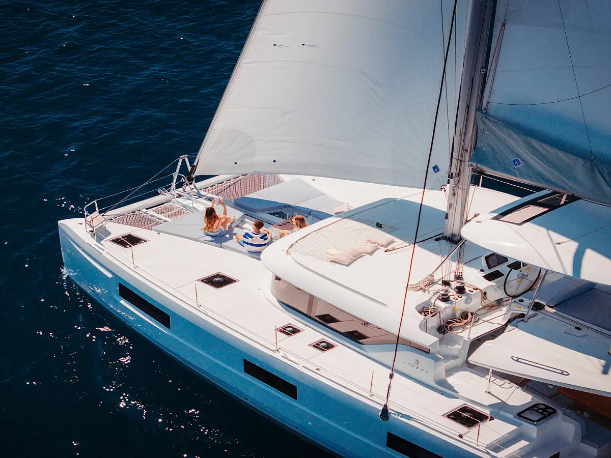 Lagoon 46 Owner's Version (LUXURY Equipped, SKIPPERED only)