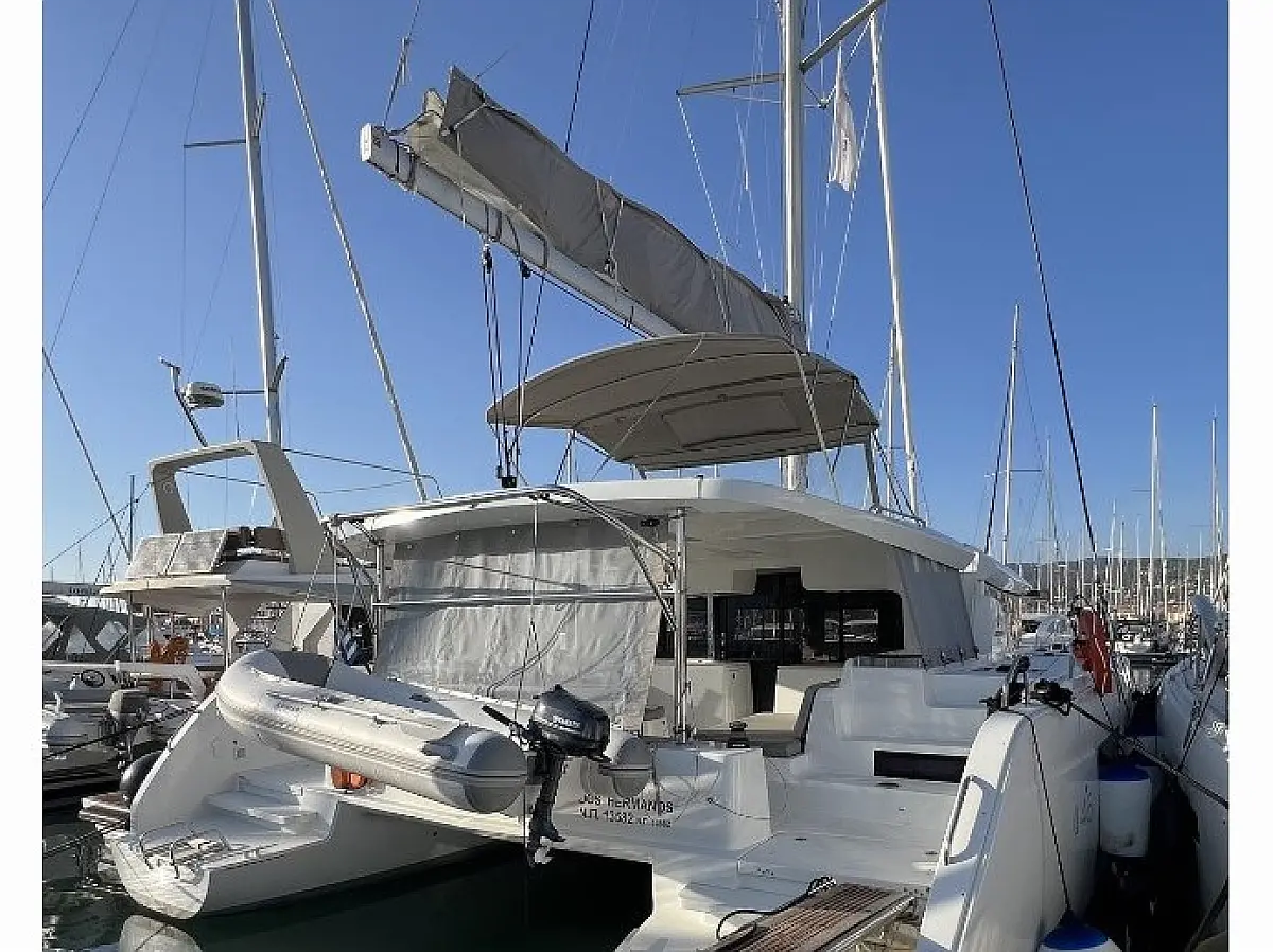 Lagoon 46-12pax
